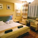 Bialy Slon Delux Hostel