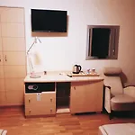 Bialy Slon Delux Hostel *